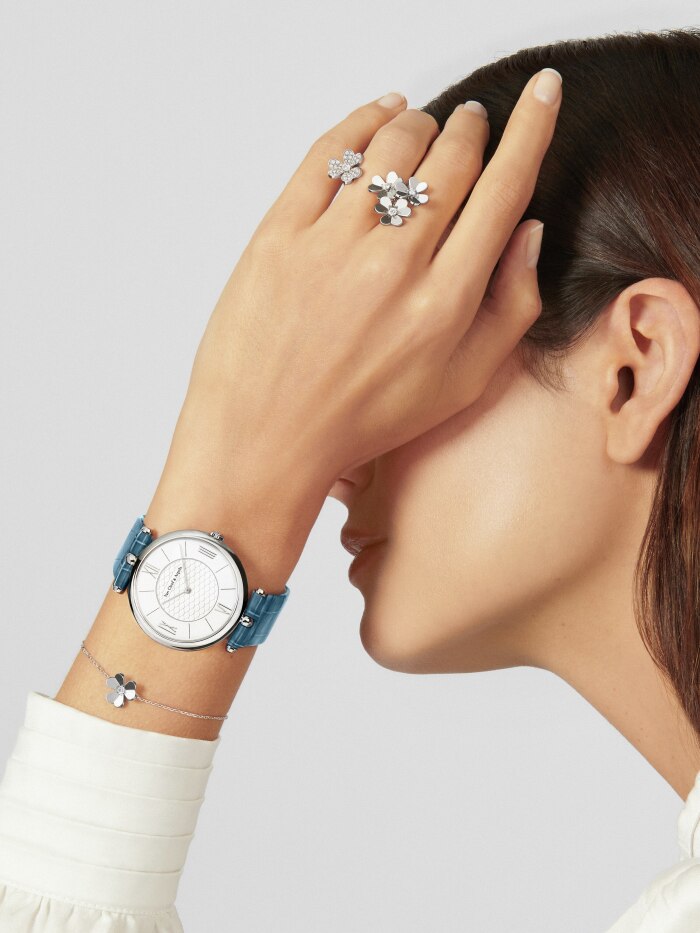 Bracelet Manchette Charm Chic – vue 3